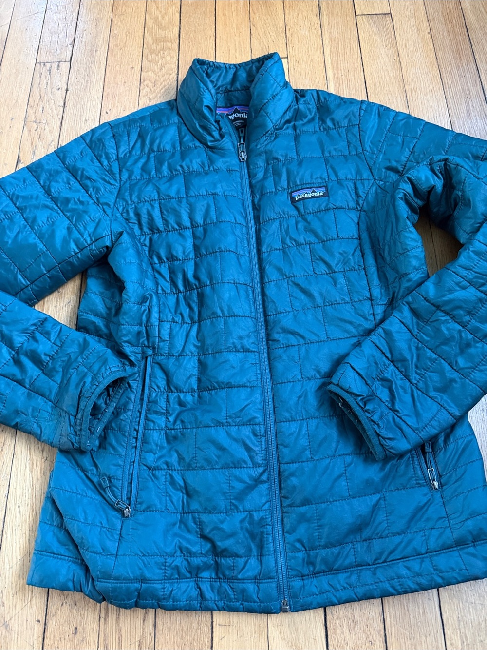 Womans Patagonia nanopuff dark tealish colored size M VGUC
